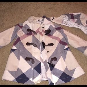Burberry  Authentic girls 4y w/detachable hood